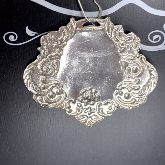 Silver Ornate Necklace Pendant - Picture 7 of 8